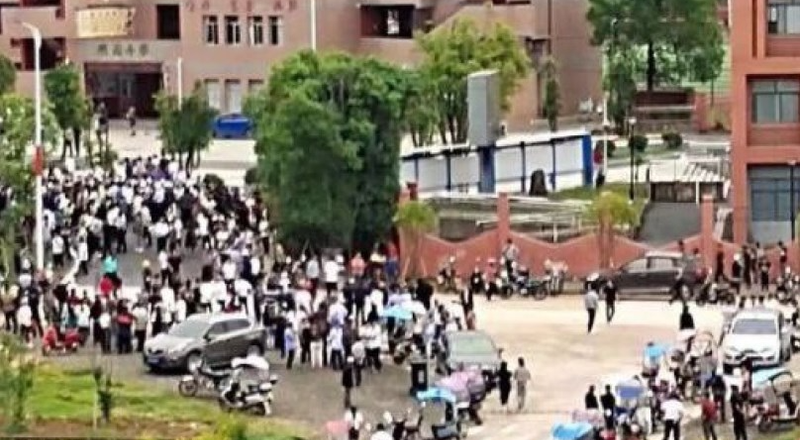 Sulm me thikë në një shkollë fillore, 2 të vrarë dhe 10 të plagosur -Çkemi News
