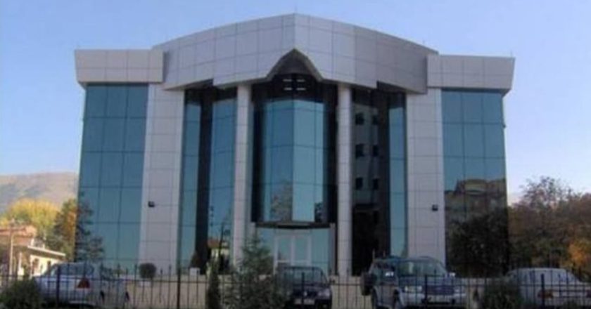 Vranë djalin dhe tentuan t’a fshehin si aksident, Prokuroria e Korçës përfundon hetimet dhe dërgon në gjyq prindërit-Çkemi News