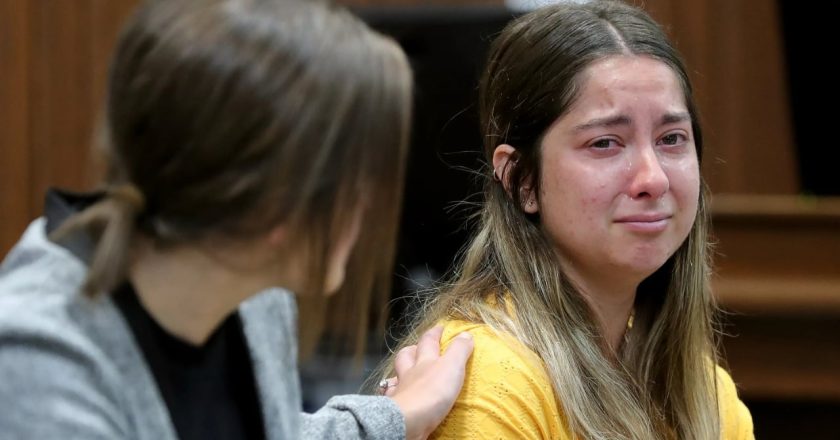 Vrau mamanë e saj pasi e përjashtuan nga kolegji, babai i vajzës bën kërkesën e papritur gjykatës-Çkemi News