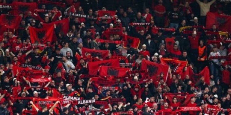Mbi 50 mijë bileta të shitura! Shqiptarët i “rrëmbejnë” vendet e stadiumit italianëve… -Çkemi News
