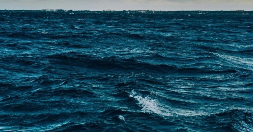 Detaje nga mbytja e 7-vjeçarit shqiptar në Kretë/ Nëna e tij po merrej me foshnjën e porsalindur, djalin e morën dallgët…-Çkemi News
