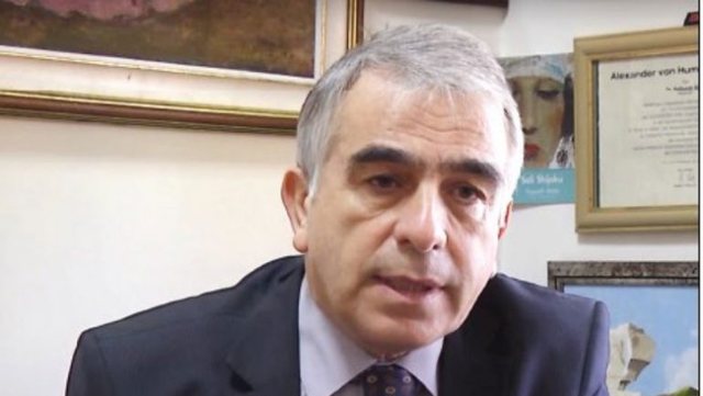Pse grekët tensionojnë situatën në Himarë? Ja si përgjigjet Pëllumb Xhufi-Çkemi News