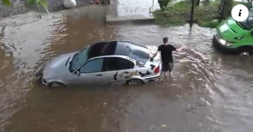 Pamje katastrofike nga Librazhdi, i gjithë qyteti në ujë, ndërpritet edhe energjia-Çkemi News