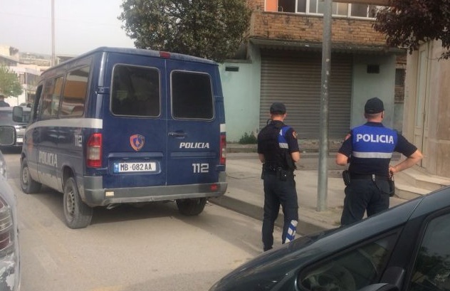 Shant*azhoi një 17-vjeçare në rrjetet sociale, e cila piu medikamente, shpallet në kërkim 23-vjeçari në Gramsh -Çkemi News