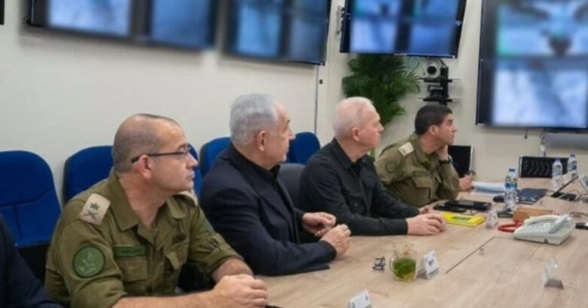 Hezbollahu lëshon 320 raketa drejt Izraelit, goditen baza ushtarake/ Netanyahu shpall gjendje të jashtëzakonshme (VIDEO)-Çkemi News
