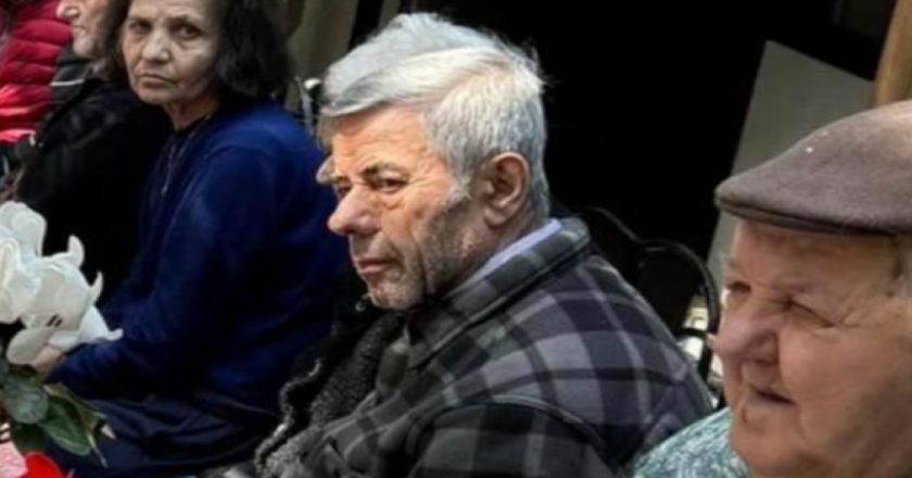 “Të moshuarit i lidhnin”, ish-infermierja tregon për TCH trajtimin skandaloz në azilin ku u vra i moshuari: Flinin dy pacientë në një krevat, për të ngrënë u jepnin….-Çkemi News