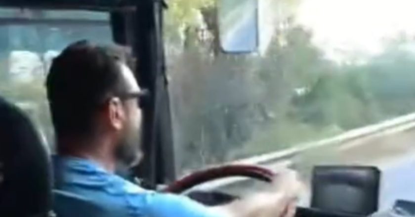 VIDEO/ E frikshme! Shoferi i autobusit në Korfuz kërcënon dhe ofendon turistët shqiptarë: I gjuante xhamit dhe ecte kundravajtje-Çkemi News