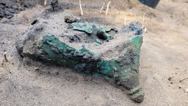Arkeologët zbulojnë një helmetë bronzi 2,300 vjeçare në Poloni-Çkemi News