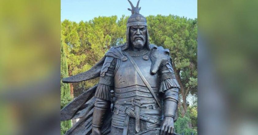 Skulptori denoncon skandalin: Rama bën atë që nuk e bëri as Enveri, Skënderbeu me fytyrën e vet!-Çkemi News