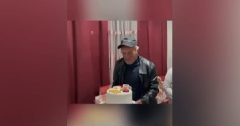 VIDEO/ Surpriza para vrasjes! Si Enver Balla festonte ditëlindjen i lumtur me familjarët, u ekzekutua nga djali pas sherrit për 75 milionë lekë-Çkemi News