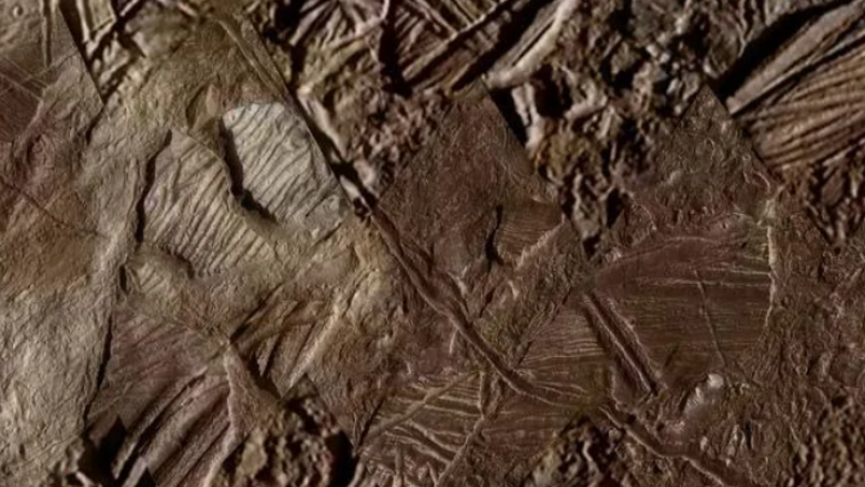 Dyshohet se përmban një oqean dy herë më të madh se ai i Tokës, NASA gati të nisë anijen më të madhe kozmike drejt hënës së Jupiterit-Çkemi News