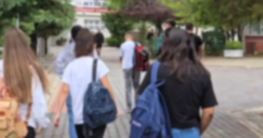 Psikologia – Adoleshenca problematike! Sjellje agresive dhe marrëdhënie seksuale në moshë të vogël-Çkemi News
