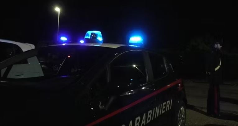 Tragjedi në familjen shqiptare në Itali, burri mbyt gruan 24-vjeçare në sy të dy fëmijëve, zbardhen detajet-Çkemi News