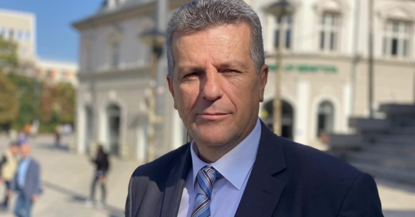 Dy pakica, dy standarde  Shkruan: Refik HASANI-Çkemi News