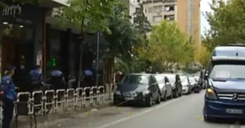 Sherri me thika mes tre adoleshentëve pranë shkollës “Fan Noli” në Tiranë/ Ndërron jetë 14-vjeçari, bashkëmoshatari në spital-Çkemi News