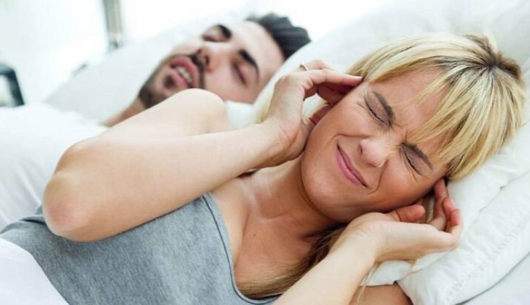 Sëmundjet serioze që mund të shkaktojë gërhitja gjatë natës-Çkemi News