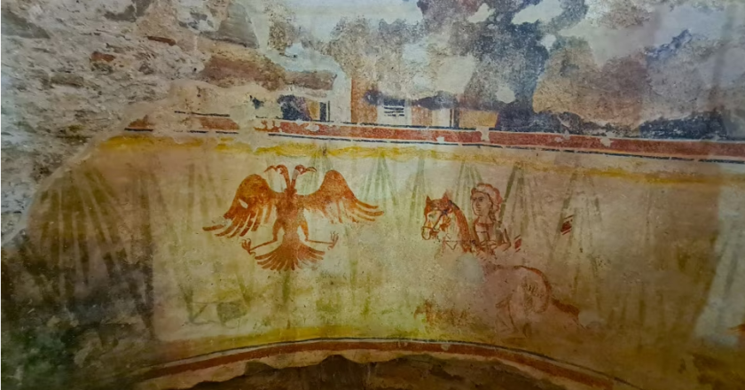 Te Kisha e Kepit të Rodonit zbulohen piktura monumentale historike, hiqet llaçi dhe dalin kryeveprat murale-Çkemi News