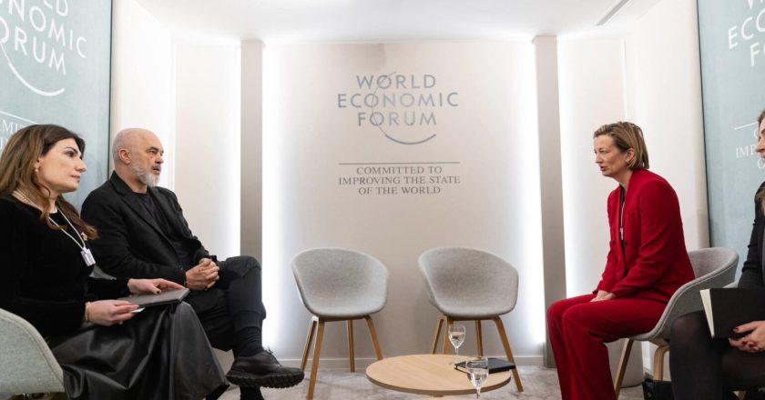 Çfarë do të ndodhë me TikTok në Shqipëri?/ Rama takim me përfaqësuesen e platformës në Davos: Jemi të detyruar të mbyllim aksesin nëse…-Çkemi News