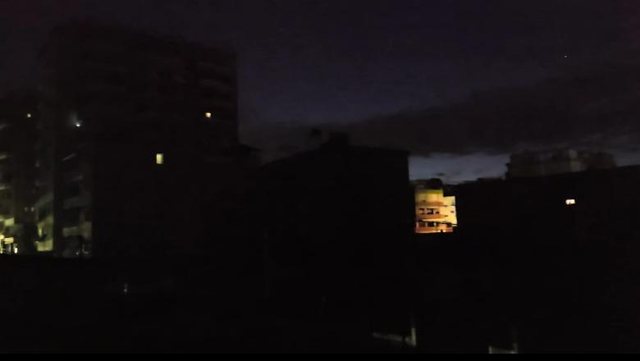 Lajmi Fundit; Errësirë totale/ Shqipëria zhytet në terr, ndërpritet energjia elektrike në 4 qytete-Çkemi News