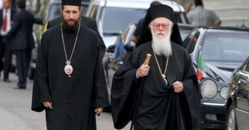 Lajm i madh! Iken Greqia, ja kush eshte shqiptari i njohur qe do zevendesoje Janullatos -Çkemi News