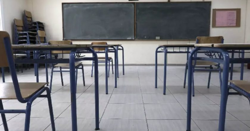 Panik në klasë, 14-vjeçarja dërgohet me urgjencë në spital pas sfidës në TikTok-Çkemi News