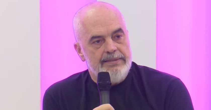 Vetëm Luli ta jep pasaportën europiane, pa u futur në BE”/ Rama ironizon Bashën: Fle aq shumë sa nuk i lëviz fija e flokut-Çkemi News
