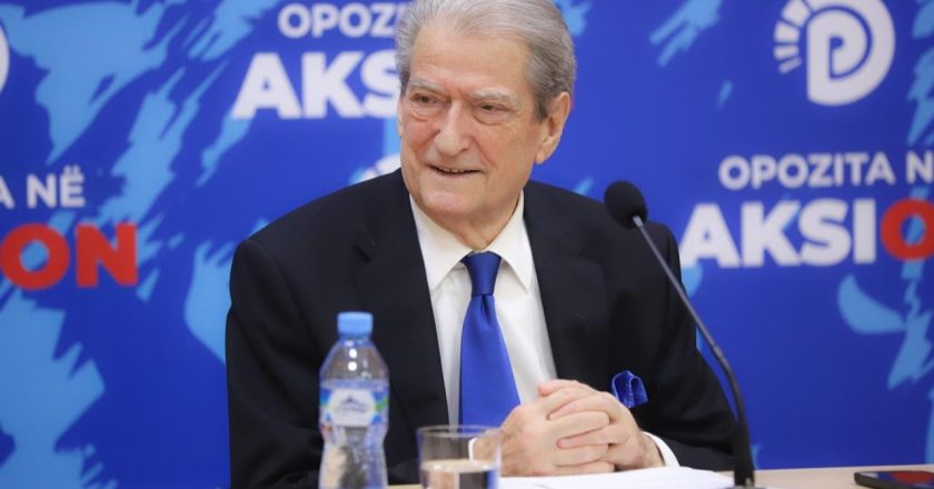 Del lista e kandidatëve të sigurt në Tiranë, e kryeson Berisha. Katër vende për aleatët, rikthehet në Kuvend Topalli-Çkemi News