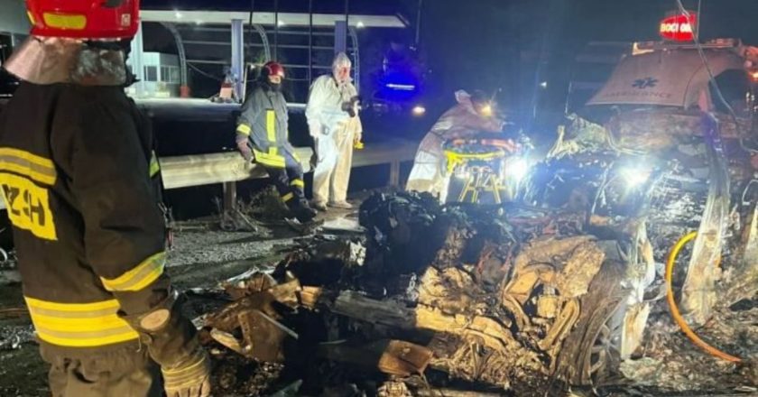 FOTO/ Katër të rinjtë u dogjën brenda makinës në Fushë-Prezë, pamjet e rënda nga vendngjarja, mjeti plotësisht i shkrumbuar-Çkei News