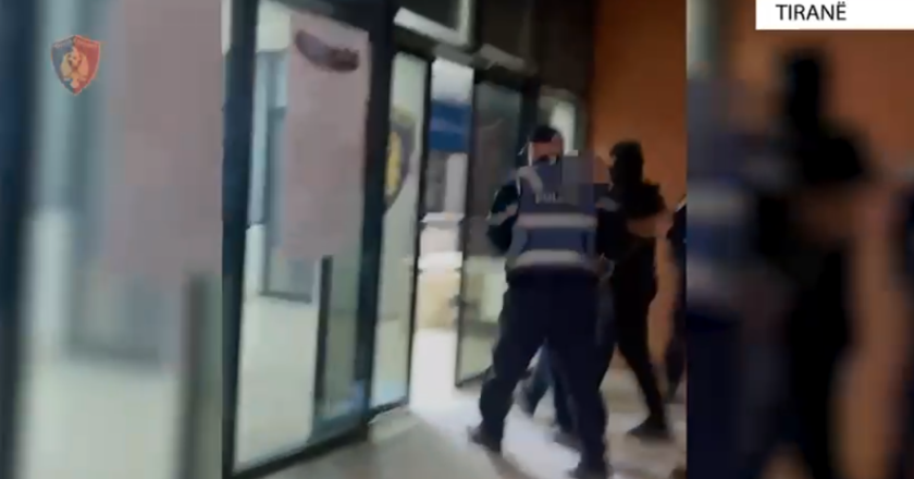 Emrat/ Shisnin drogë në lokalet e Tiranës, e transportonin edhe në Kosovë! Arrestohen 5 persona, disa të shpallur në kërkim-Çkemi News