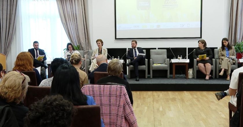 Përballen kandidatët/ Qytetarët pyesin në një panel kandidatët rivalë në qarkun Tiranë-Çkemi News