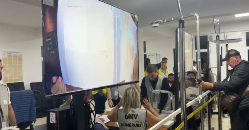 Numërohen 166 nga 449 kuti votimi në qarkun e Vlorës! Si paraqitet rezultati zgjedhor deri më tani-Çkemi News