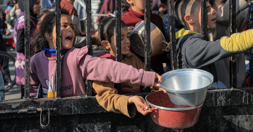 Gaza mes urisë dhe bombardimeve! OKB ngre alarmin: Ushqimi nuk po arrin te palestinezët!-Çkemi News