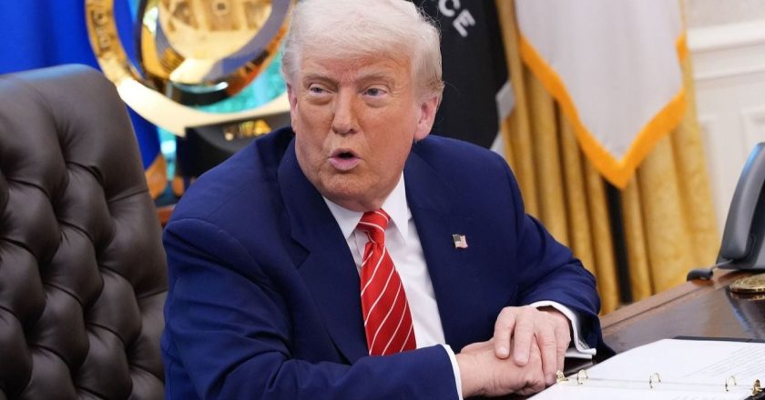 Trump tallet me Macron pas incidentit me gruan e tij, presidenti: Sigurohuni që dera është e mbyllur-Çkemi News
