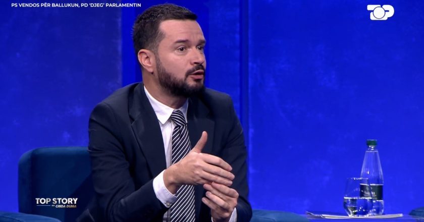 Curri trondit Top Story-n: Rama ndez SPAK-un, Berisha bën pazarin për Kushtetutën?-Çkemi News