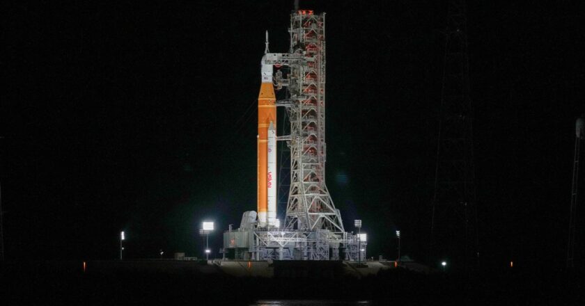 NASA bën njoftimin e rëndësishëm: Fluturimi i parë me pilot rreth Hënës në 50 vjet në fillim të marsit