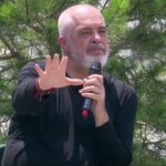 Ka ndonjë që shan këtu? Se na marrin mësysh pastaj”/ Banori i Thethit: Jam zhytur me 100 milionë lekë gjobë dhe kredi. Rama: Ti ke bërë gabim, por…