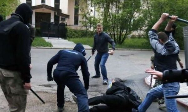 Skandal në Indi/ Tre të rinj arrestohen pasi dyshohet se ngacmuan studente, pamjet ndezin zemërimin publik